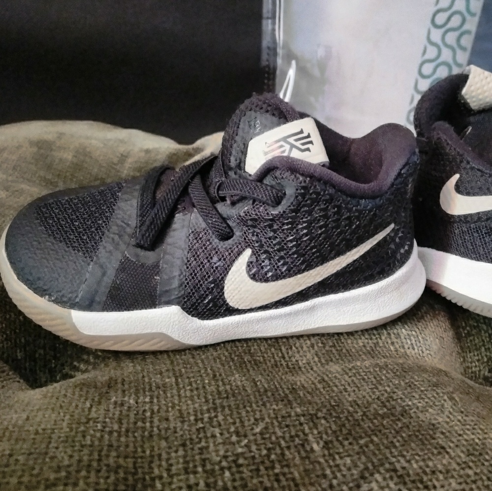 Kyrie Irving toddler 6c shoes